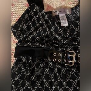 Melanie Lyne Black and White Chain Print with Buckle Top